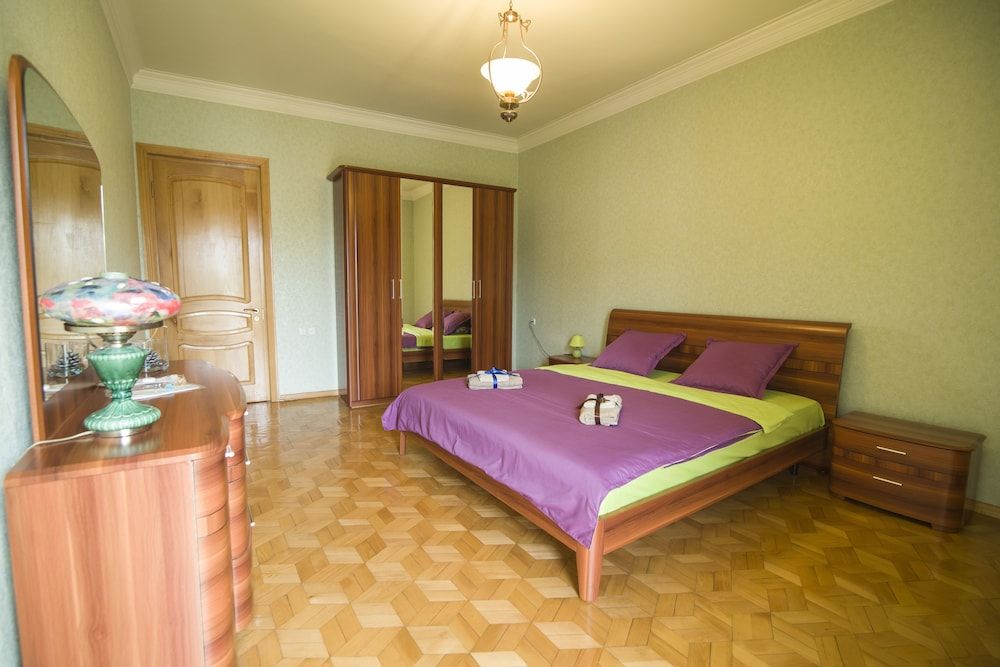 undefined G&G House 7