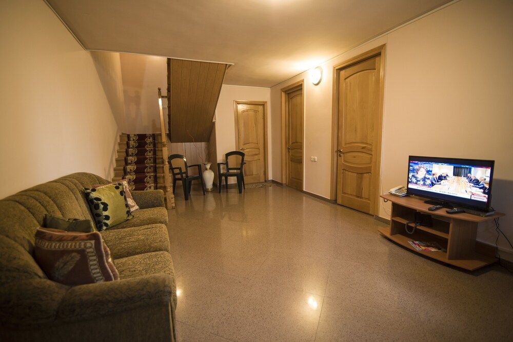 undefined G&G House 2