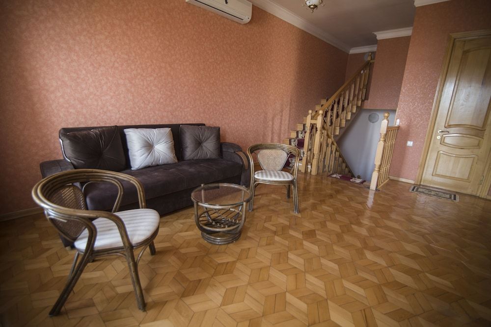 G&G House Traditional Double Room, 1 King Bed, Non Smoking, Hill View 3