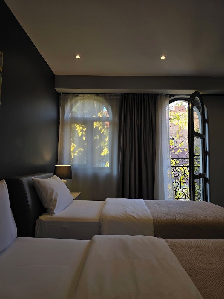 Silver 39 Corner Hotel Standard Twin Room 6