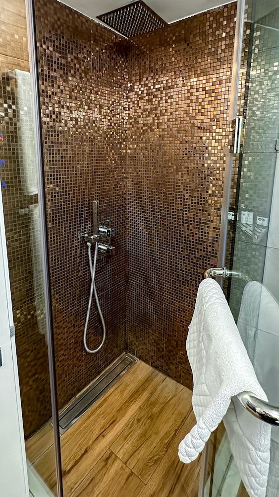 Silver 39 Corner Hotel Standard Twin Room 9