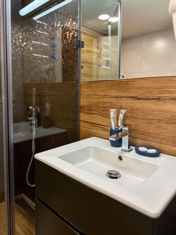 Silver 39 Corner Hotel Standard Twin Room 12