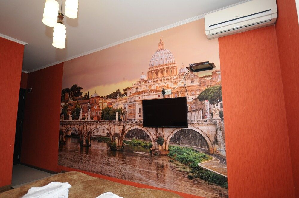 undefined Hotel White 5