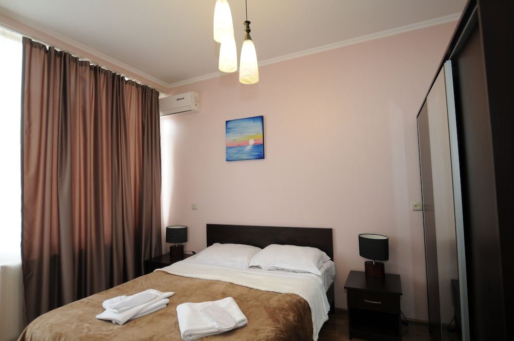 undefined Hotel White