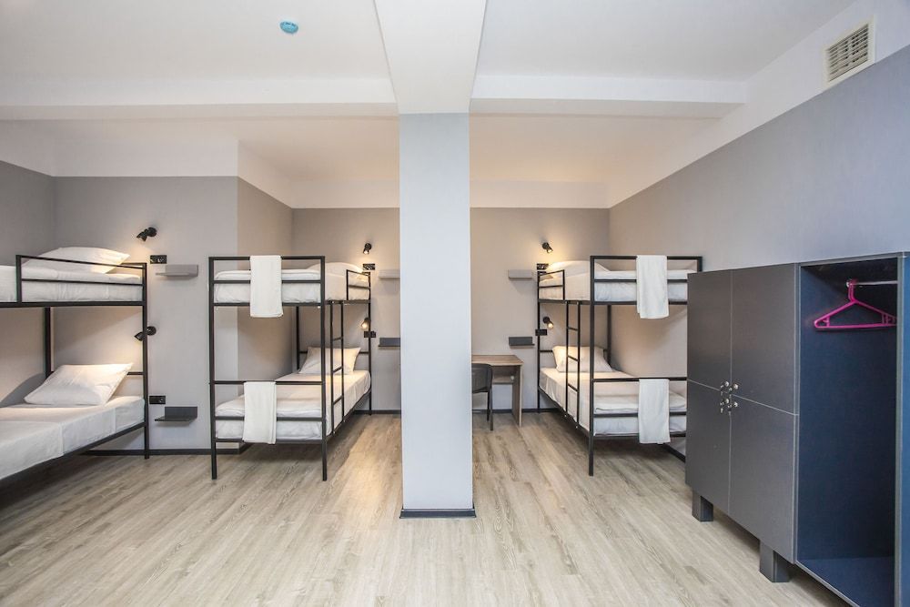 Blue Doors Bed in 15-Bed Mixed Dormitory Room 9