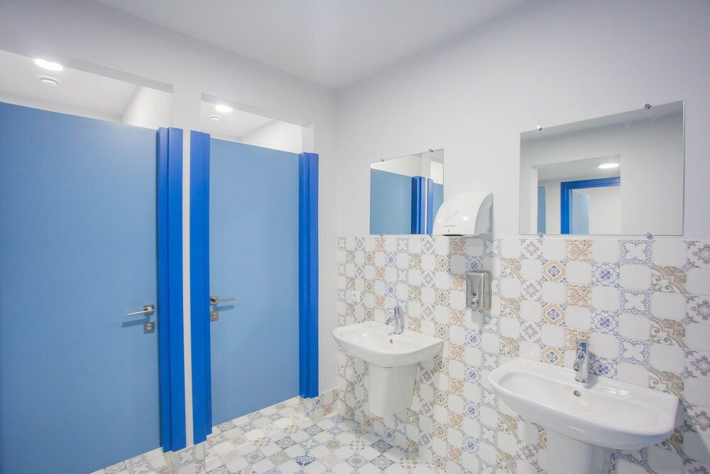 Blue Doors Bed in 6-Bed Female Only Dormitory Room 5