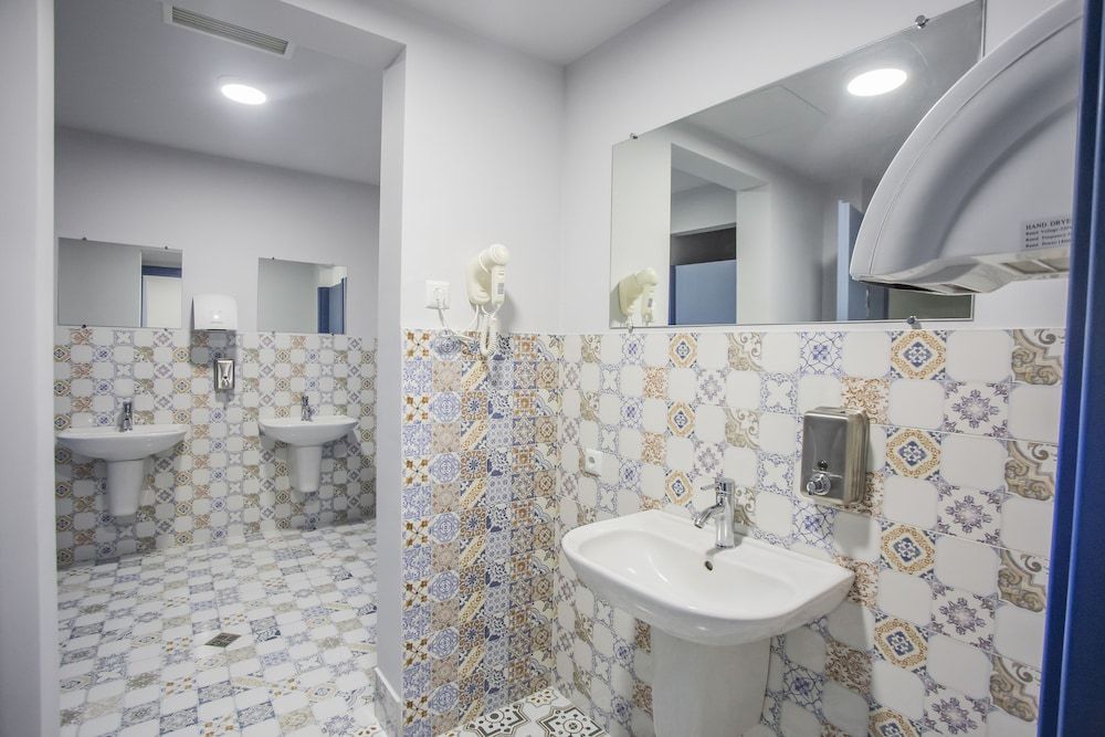 Blue Doors Bed in 15-Bed Mixed Dormitory Room 5