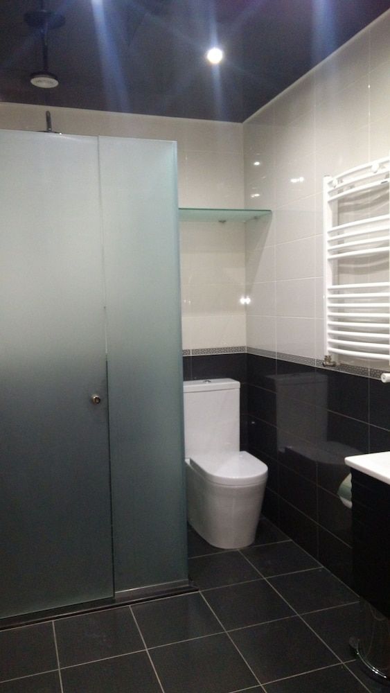 All   Seasons Hotel Family Apartment, Multiple Beds 7