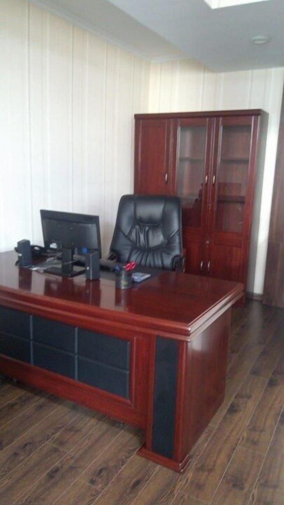 All   Seasons Hotel Family Apartment, Multiple Beds 10