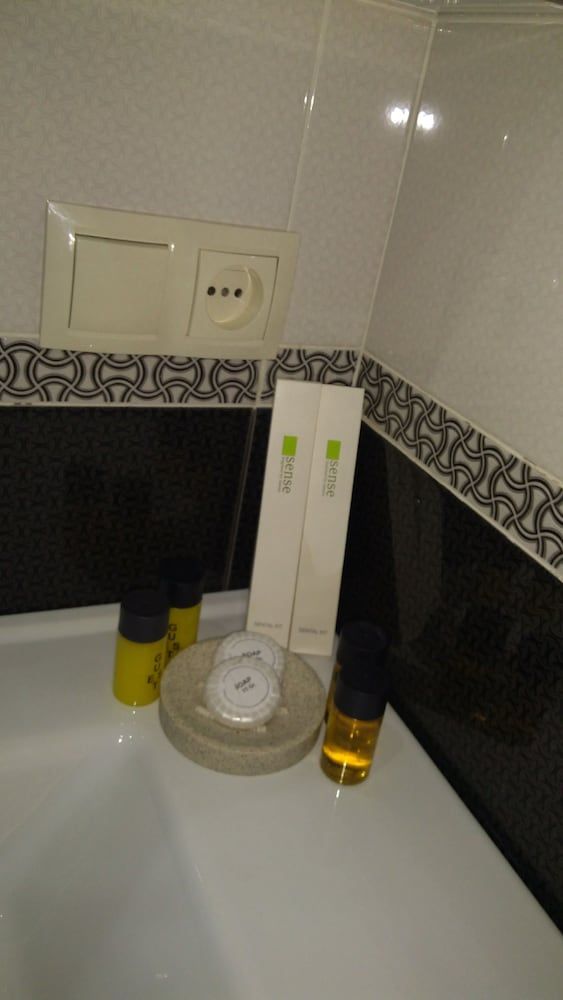 All   Seasons Hotel Family Apartment, Multiple Beds 4