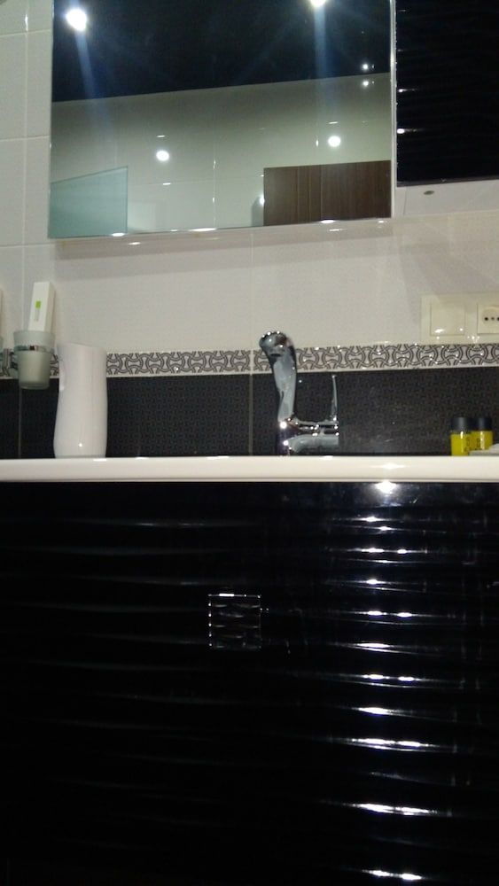 All   Seasons Hotel Family Apartment, Multiple Beds 3