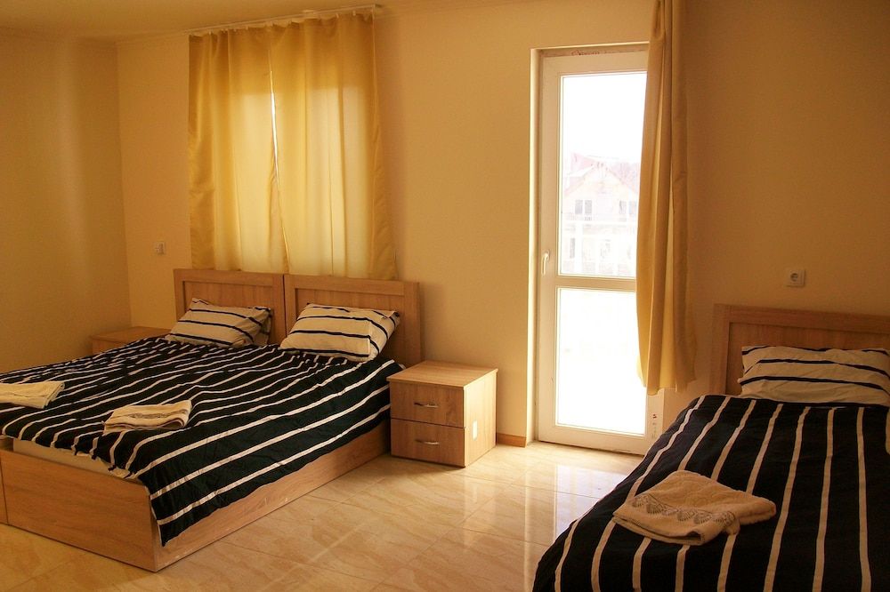 Hotel Ivertubani Basic Triple Room, Mountain View