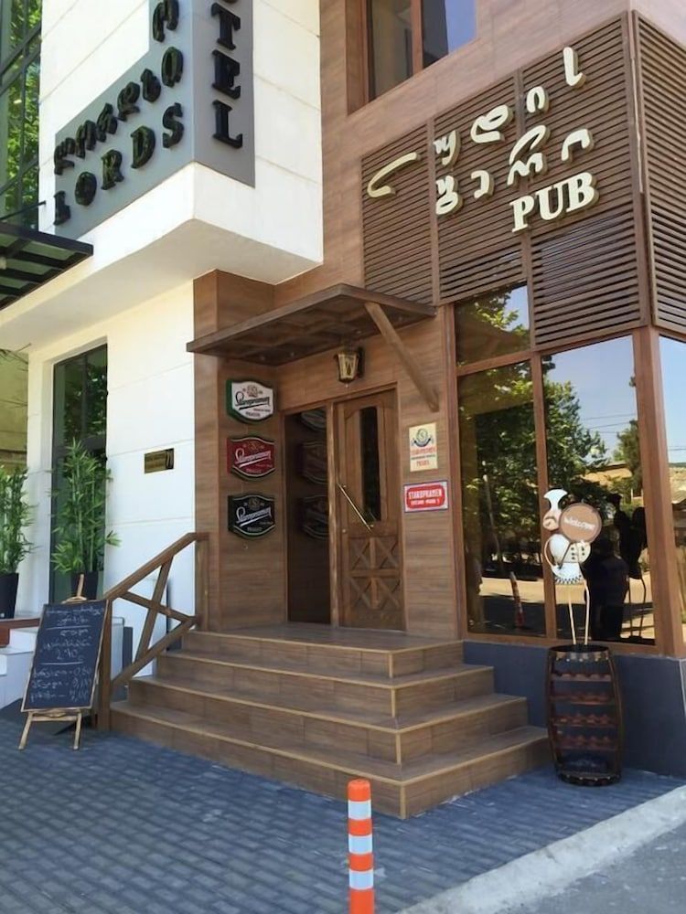 undefined Lords Hotel 5