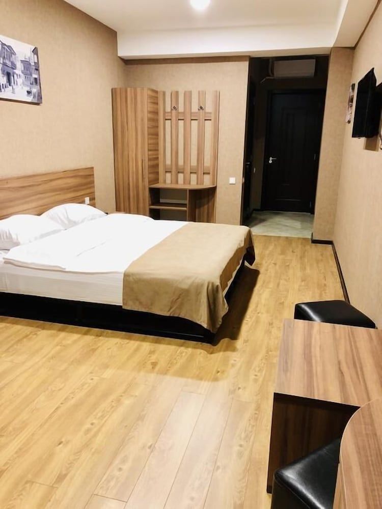 Lords Hotel Standard Double Room 5