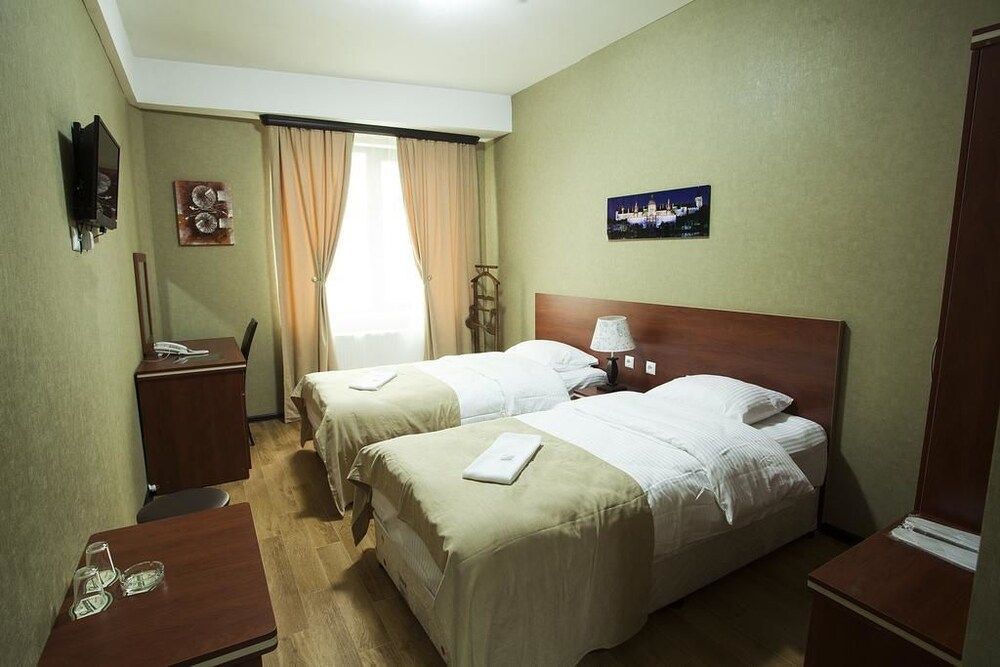 undefined Lords Hotel