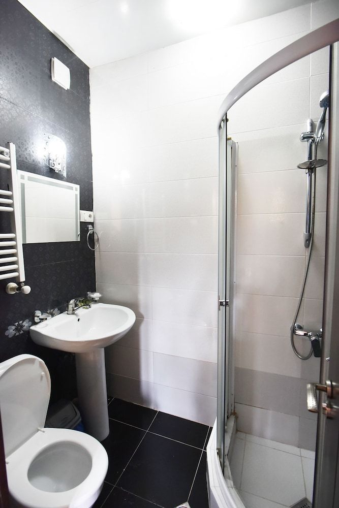 Hirmas Hotel Standard Double Room 9