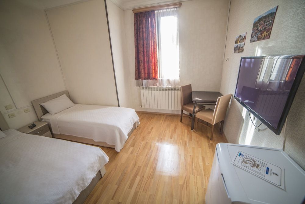 Hirmas Hotel Standard Twin Room 3