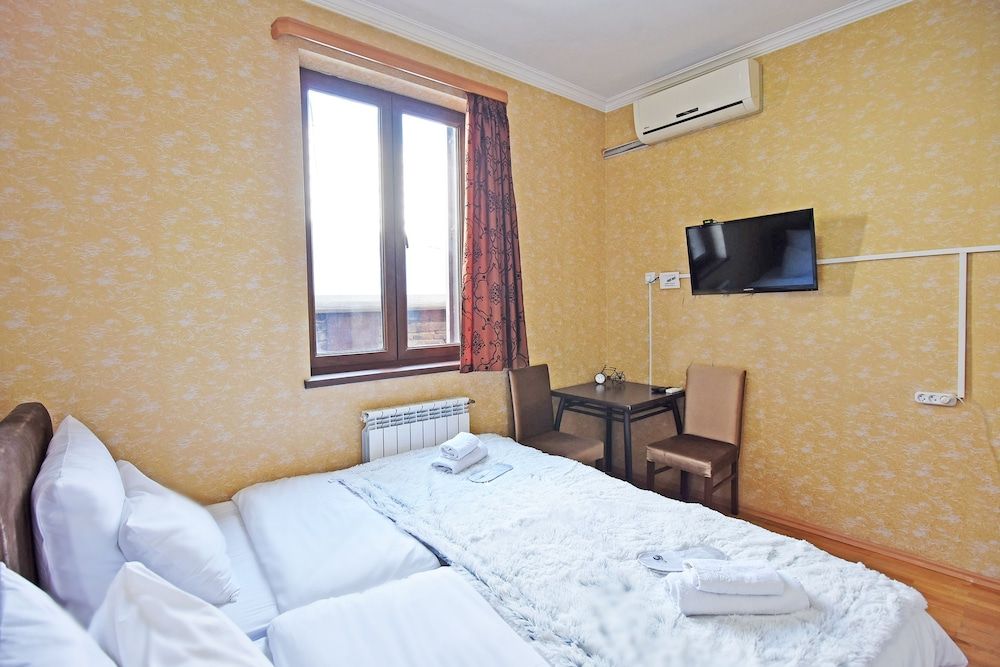 Hirmas Hotel Standard Double Room 4