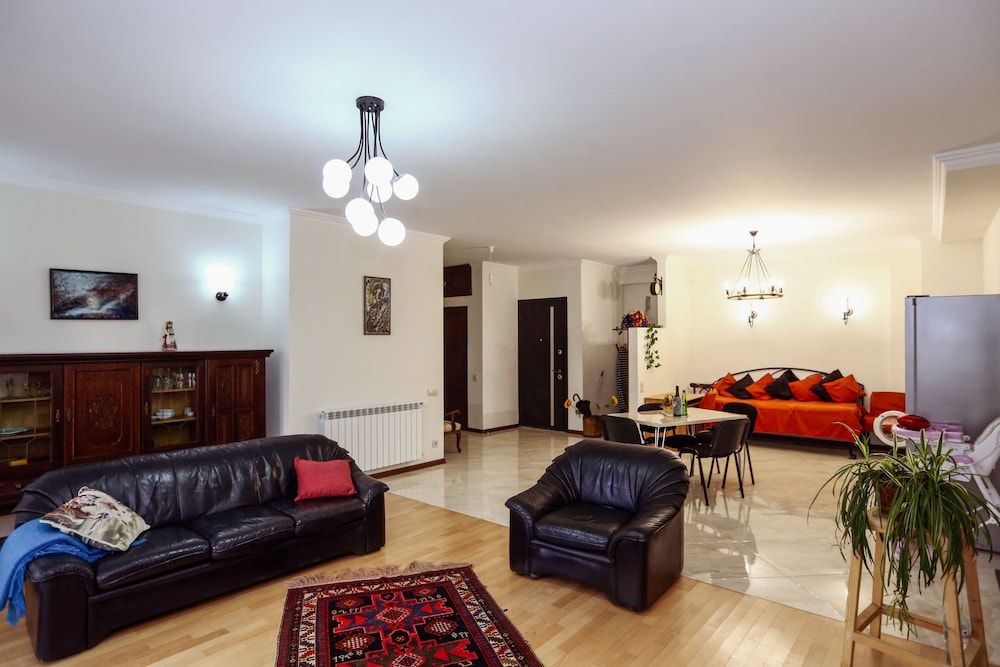 3 Bedroom Apartment near Vake Park Apartment, 3 Bedrooms 12