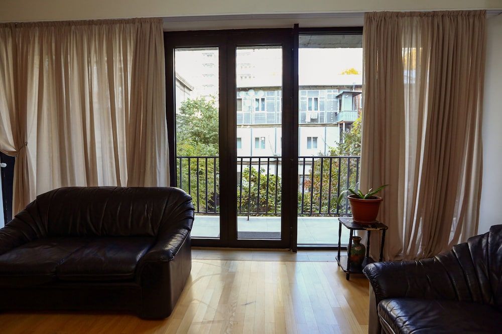 3 Bedroom Apartment near Vake Park Apartment, 3 Bedrooms 16