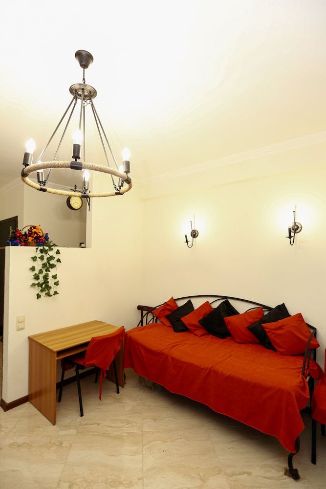 3 Bedroom Apartment near Vake Park Apartment, 3 Bedrooms 13