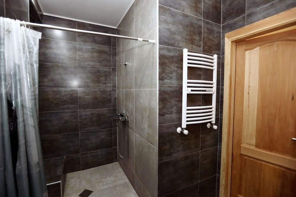 3 Bedroom Apartment near Vake Park Apartment, 3 Bedrooms 31