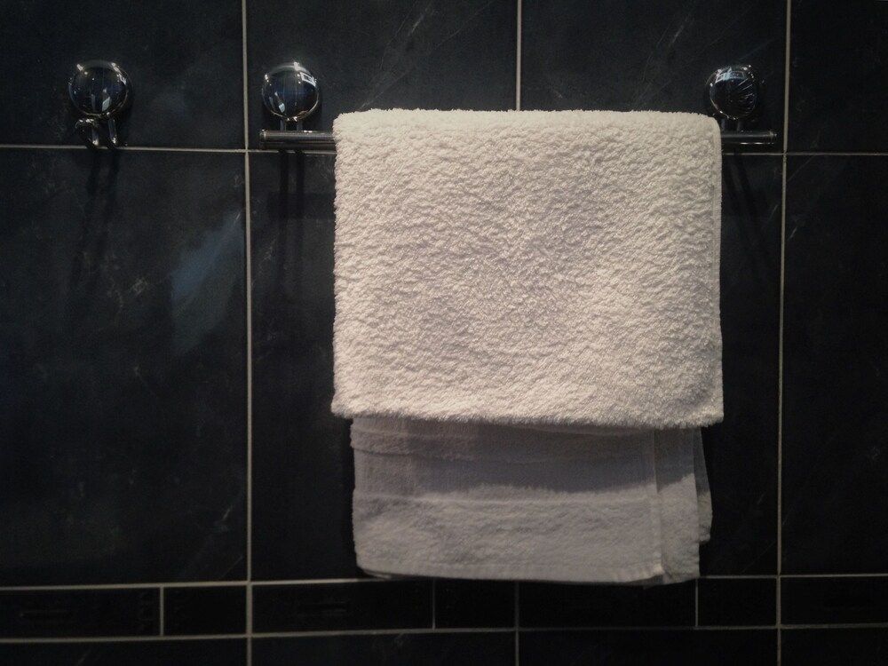 Hotel Vazi Twin Room 4