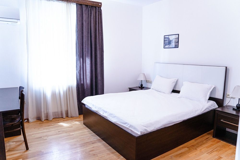 undefined Biblioteka Hotel Rustaveli 10