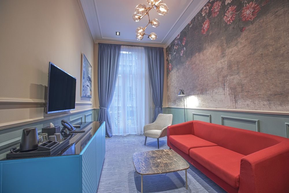 undefined Heritage Hotel and Suites 2