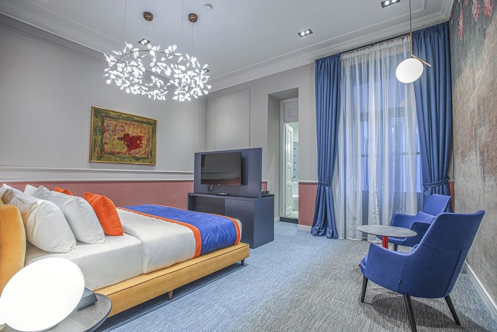 undefined Heritage Hotel and Suites 5