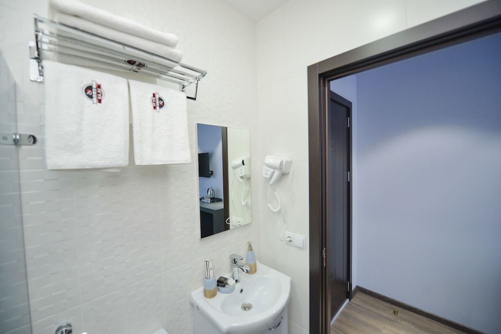 Basi Standard Double Room 11