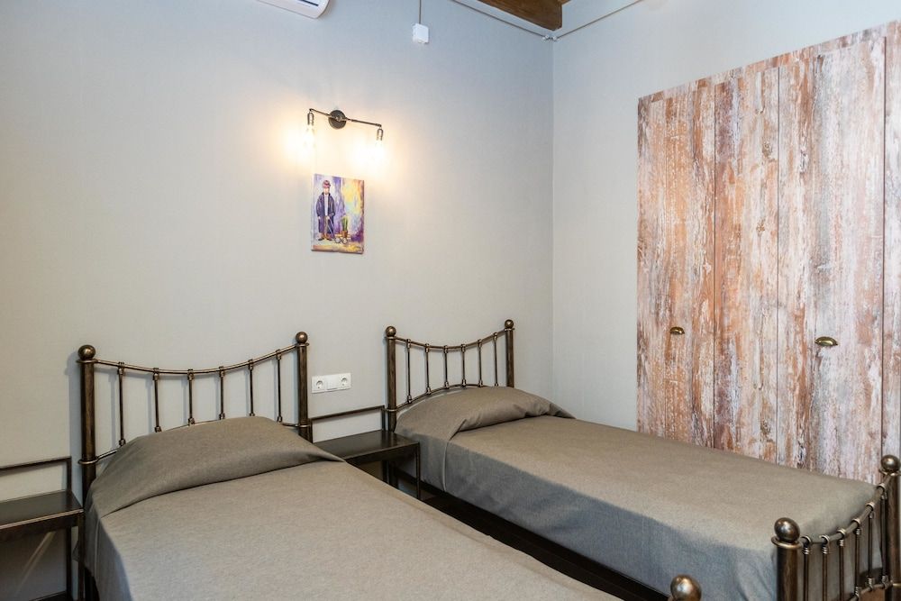 4 keys Royal Duplex, 4 Bedrooms, Lanai, Courtyard Area 9