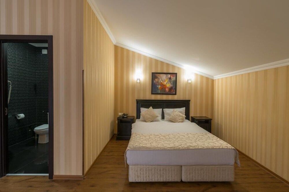 Garden View Hotel Standard Double or Twin Room 8