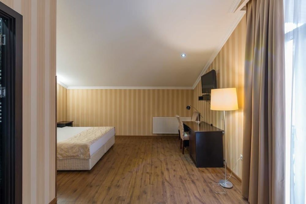 undefined Garden View Hotel 10