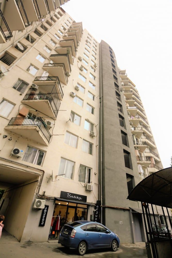 undefined Two BR apt for family travelers 3