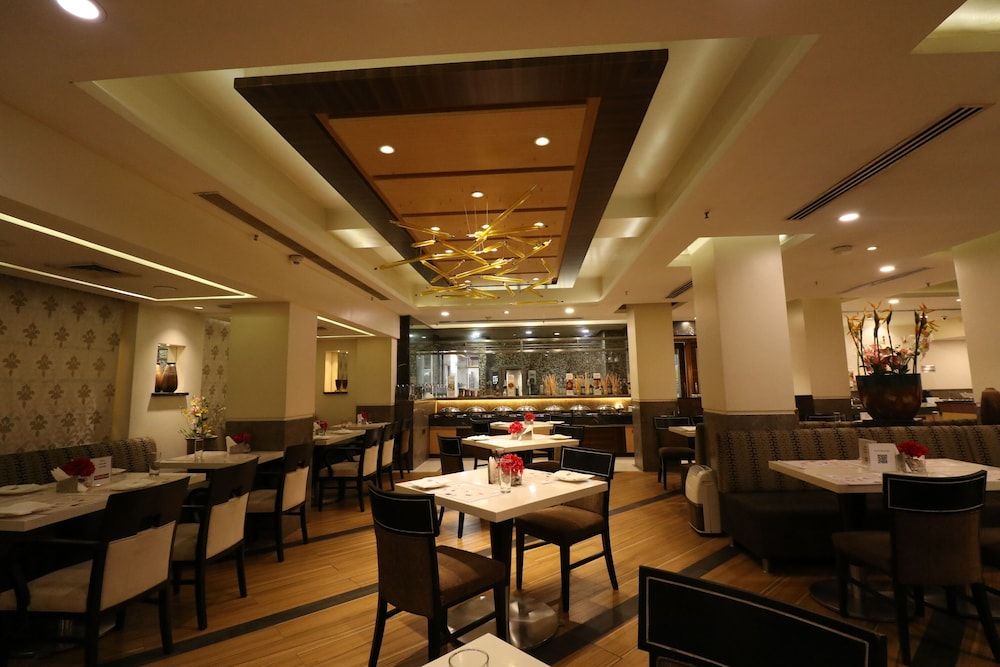 Food & Dining
