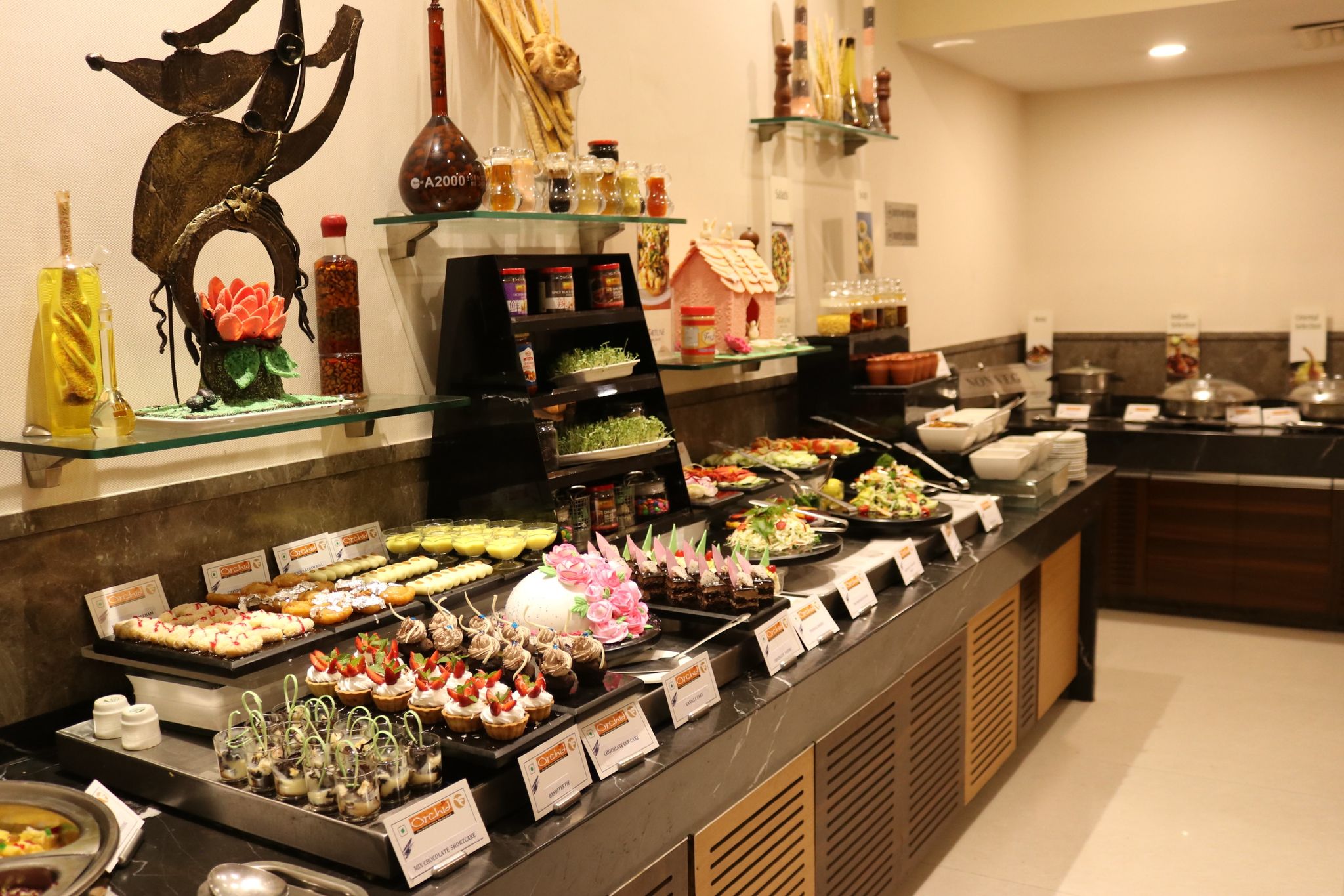 Food & Dining
