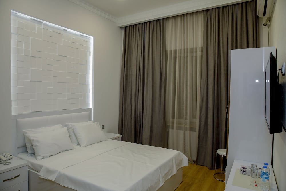 undefined Euphoria - Hostel 9