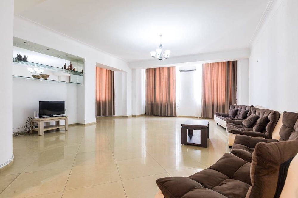 Apartment on Chikobava str. Apartment (3 Arnold Chikobava Street 10) 10