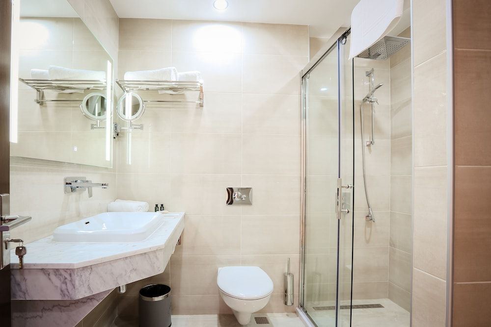Elisi by GTM Standard Triple Room 5