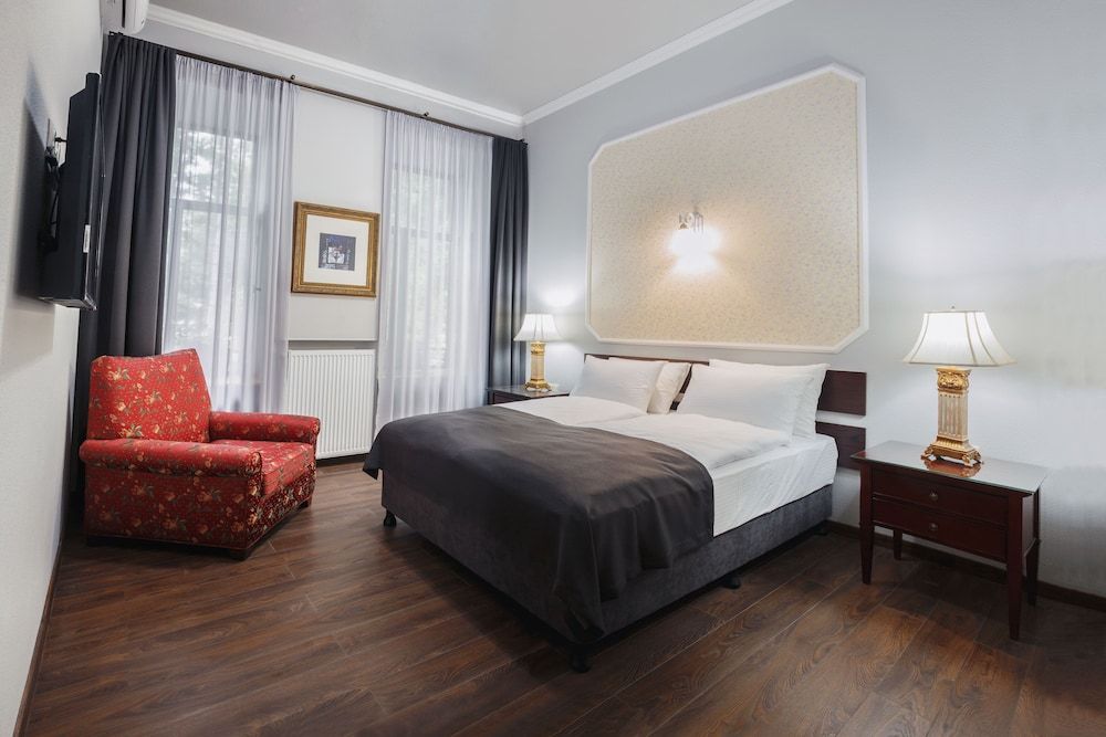 undefined Tea for Two Hotel 2