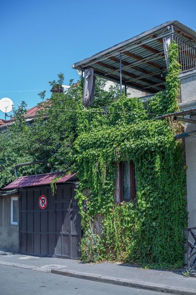 undefined Veranda House on Samreklo 25 4