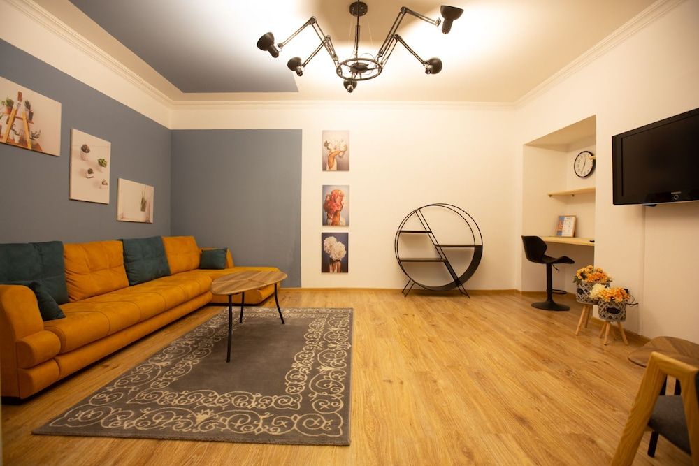 undefined Veranda House on Samreklo 25