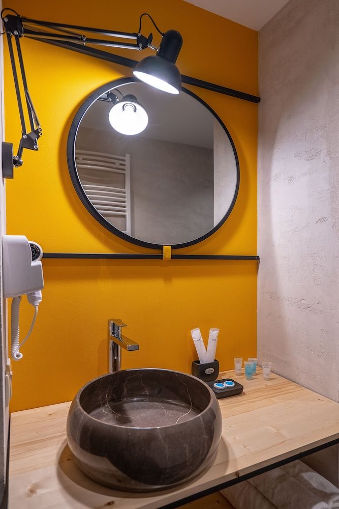 Hotel Tbilisi Story Economy Double or Twin Room 4