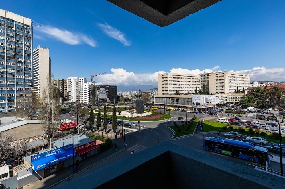 Apartment on Saakadze Square Apartment, 3 Bedrooms (Saakadze Square) 14