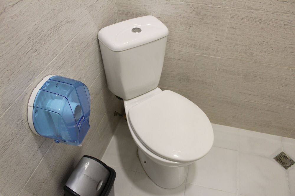 Brok's Hotel Economy Room 3