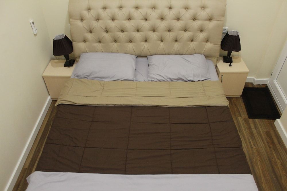 Brok's Hotel Economy Room 2