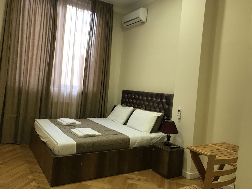 undefined Brok's Hotel 8