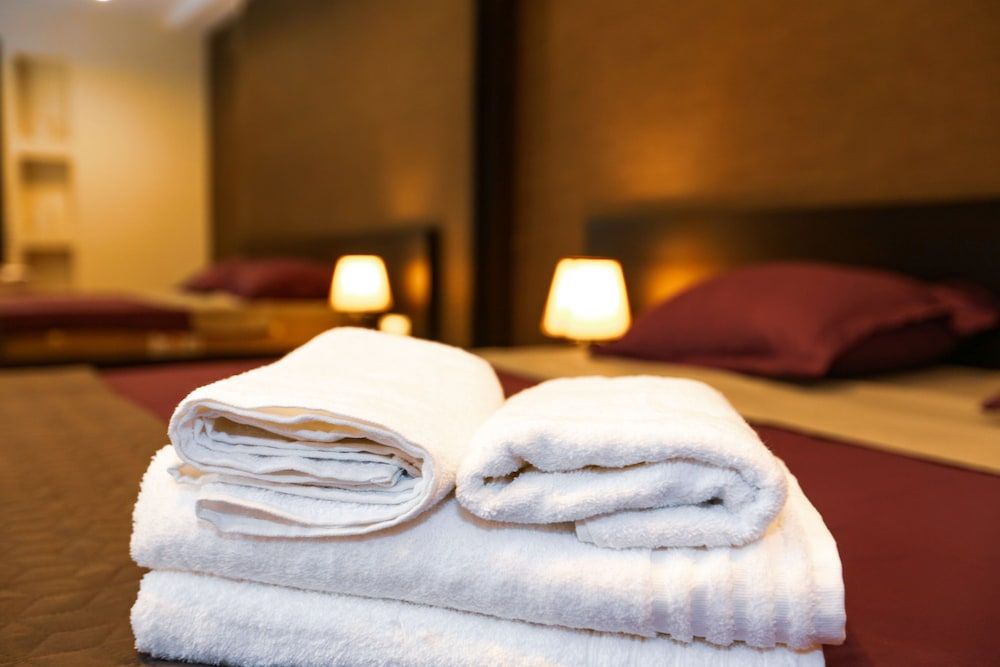 undefined Hosthub 2 Bedroom near Dry Bridge SmartTV 4