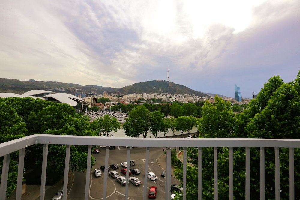 Hosthub 2 Bedroom near Dry Bridge SmartTV Apartment, 2 Bedrooms 9